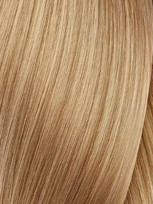 BL27 — Bleached Strawberry hair swatch