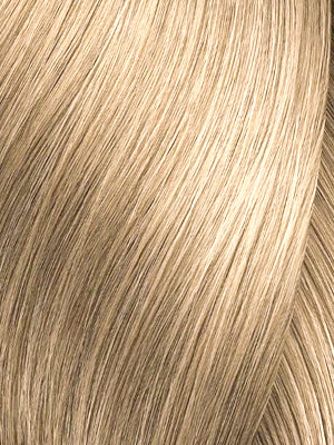 BL18 — Bleached Ash hair swatch